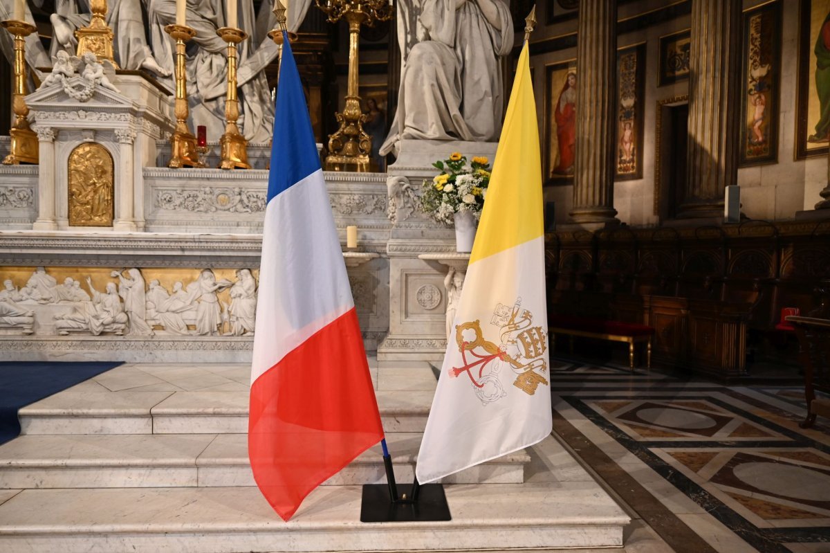 Messe de bénédiction des volontaires pour la visite du Pape Léon XIV à Paris. © Marie-Christine Bertin / Diocèse de Paris.