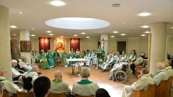 Messe des nouveaux prêtres à la Maison Marie-Thérèse