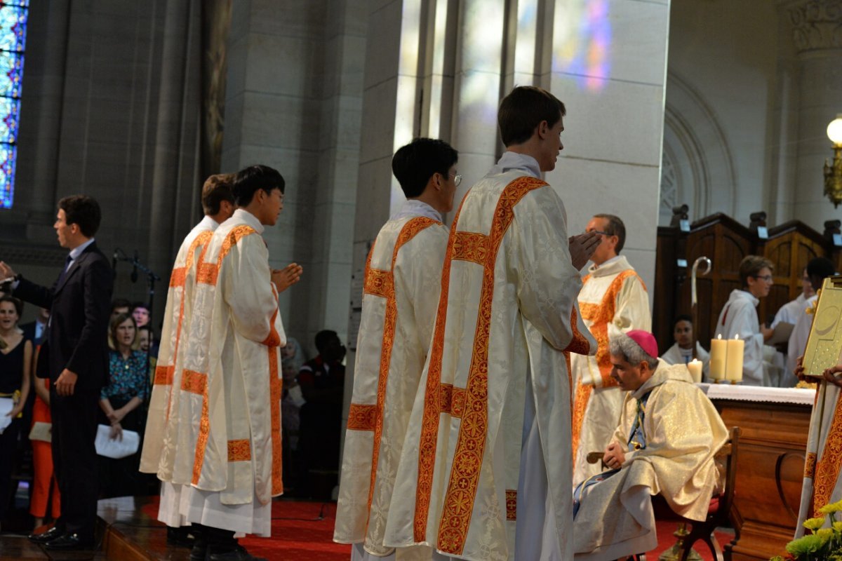 Ordinations diaconales en vue du sacerdoce 2018. © Marie-Christine Bertin / Diocèse de Paris.