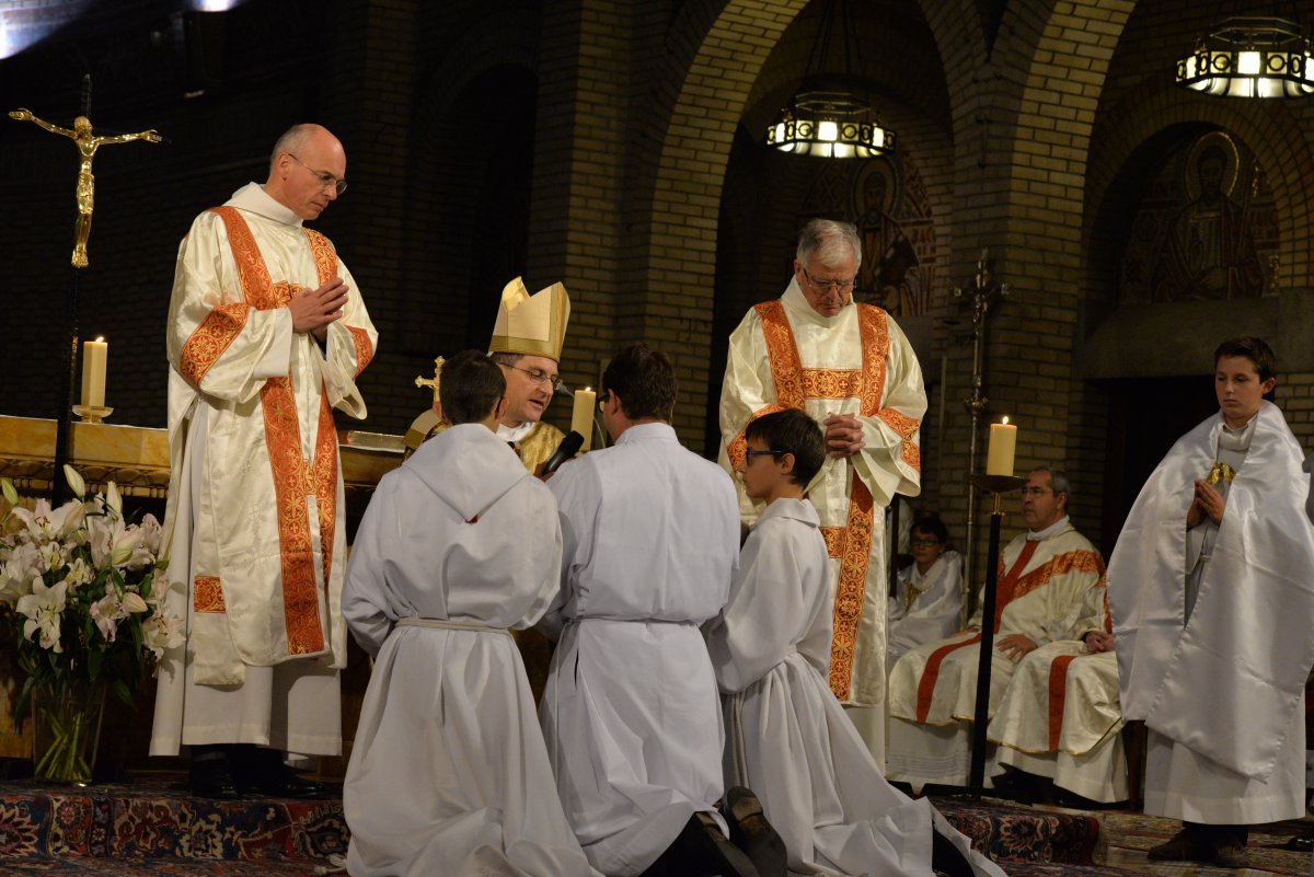 Ordinations d'Alexis et Jean-Basile Gras à Saint-Léon. © Marie-Christine Bertin.