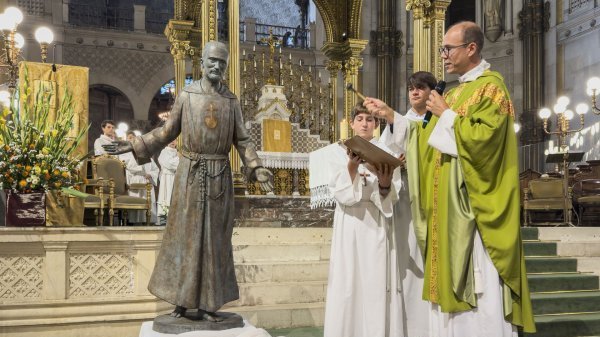 Statue de saint Charles de Foucauld à Saint-Augustin