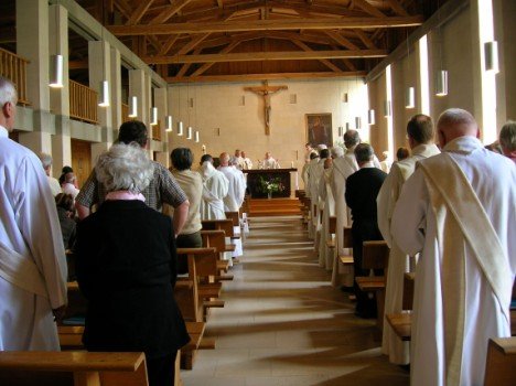 Dans la chapelle de la Part-Dieu. 