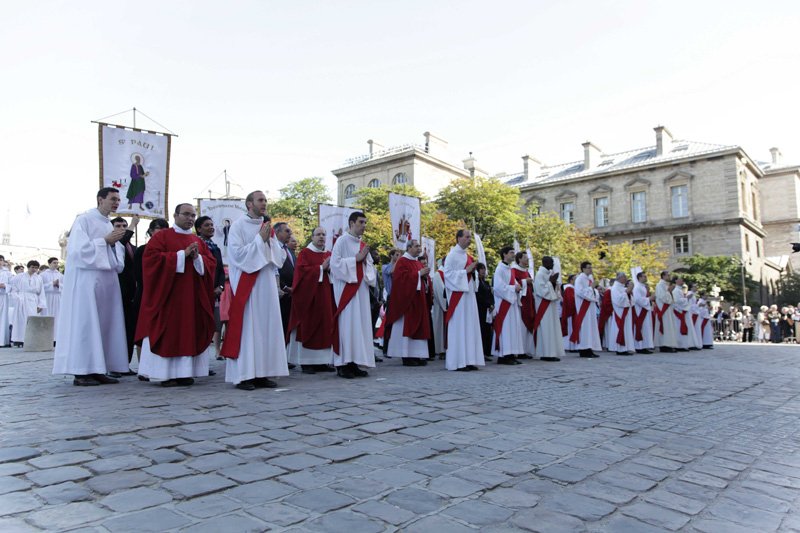 Ordinations sacerdotales 2012 à Notre-Dame de Paris. © Yannick Boschat / Diocèse de Paris.