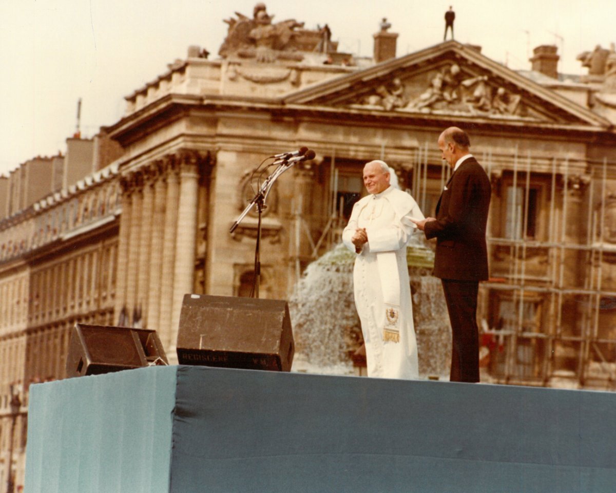 Voyage apostolique de Jean-Paul II à Paris en 1980. © Felici Roma / Archives Historiques du diocèse de Paris.