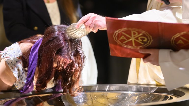 Un an après, la première baptisée de Notre-Dame se confie…