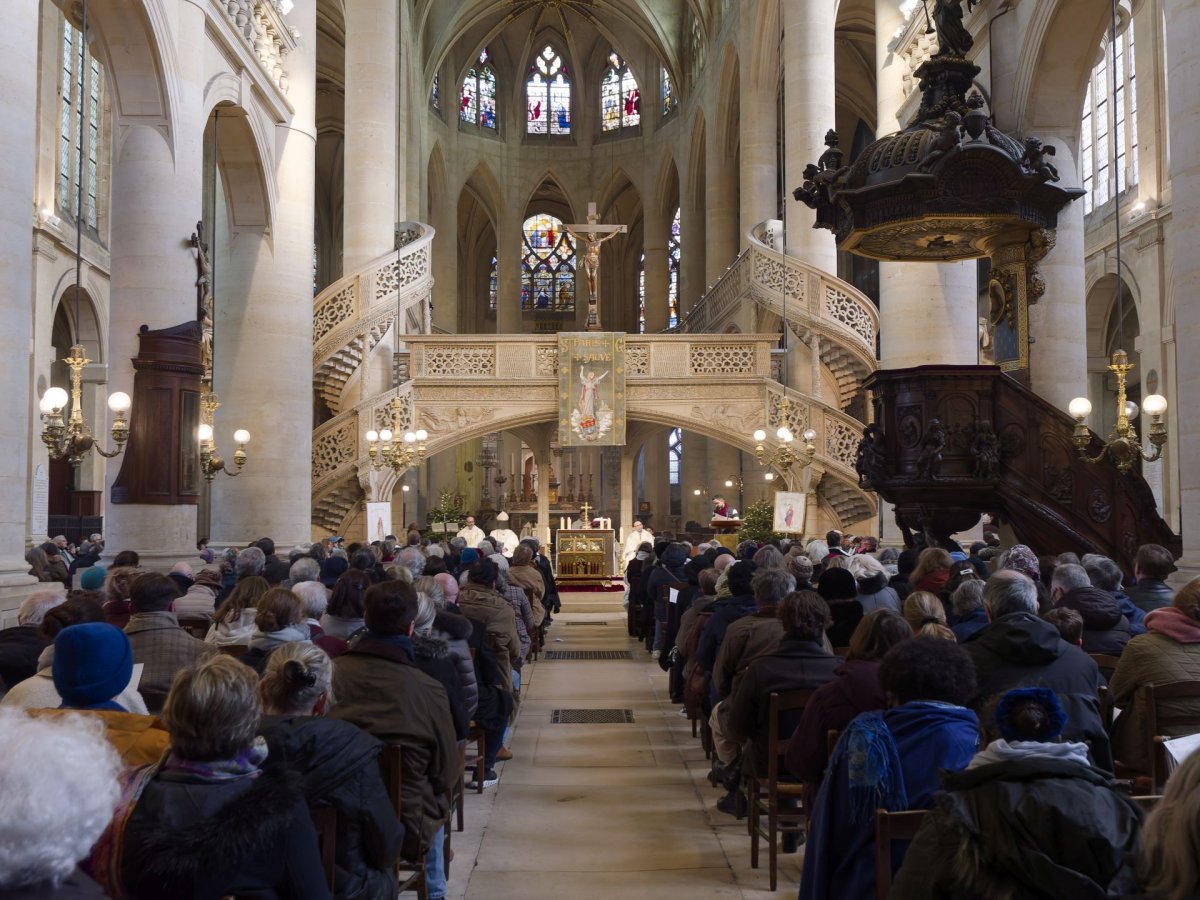 Neuvaine de sainte Geneviève 2025 : messe et procession. © Yannick Boschat / Diocèse de Paris.