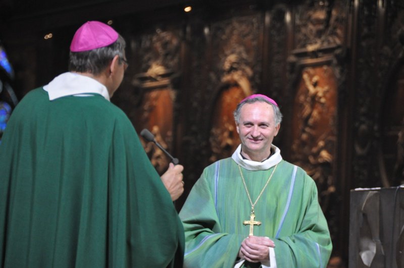 Dans un mot très fraternel, Mgr Jérôme Beau, évêque auxiliaire ordonné en (…). © Marie-Christine Bertin.