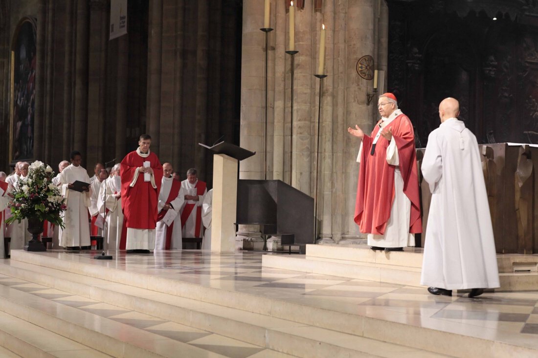 Accueil des candidats par le cardinal André Vingt-Trois. © Yannick Boschat / Diocèse de Paris.