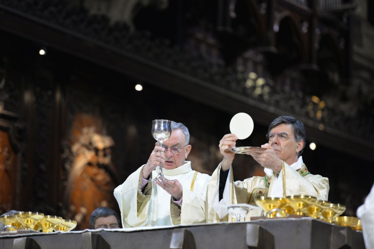 Liturgie eucharistique. © Marie-Christine Bertin / Diocèse de Paris.