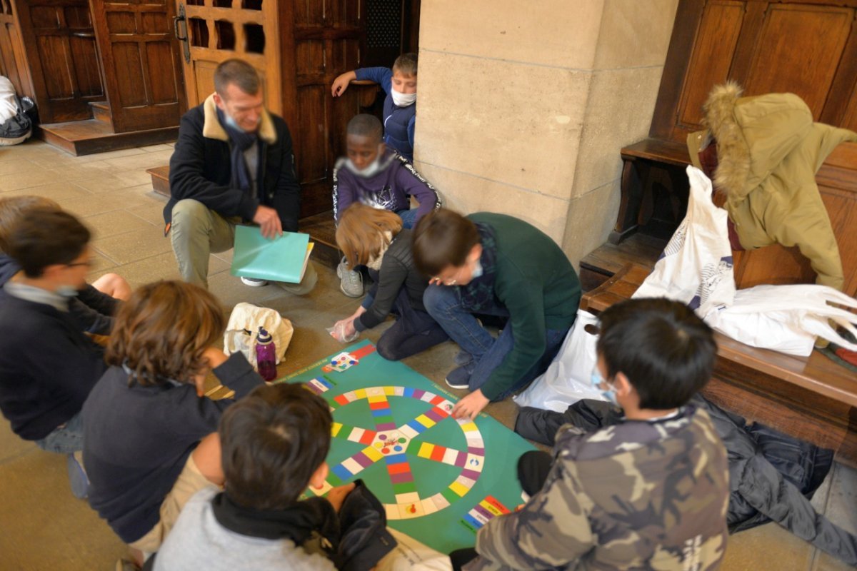 Rassemblement des servants et servantes de la liturgie. © Marie-Christine Bertin / Diocèse de Paris.