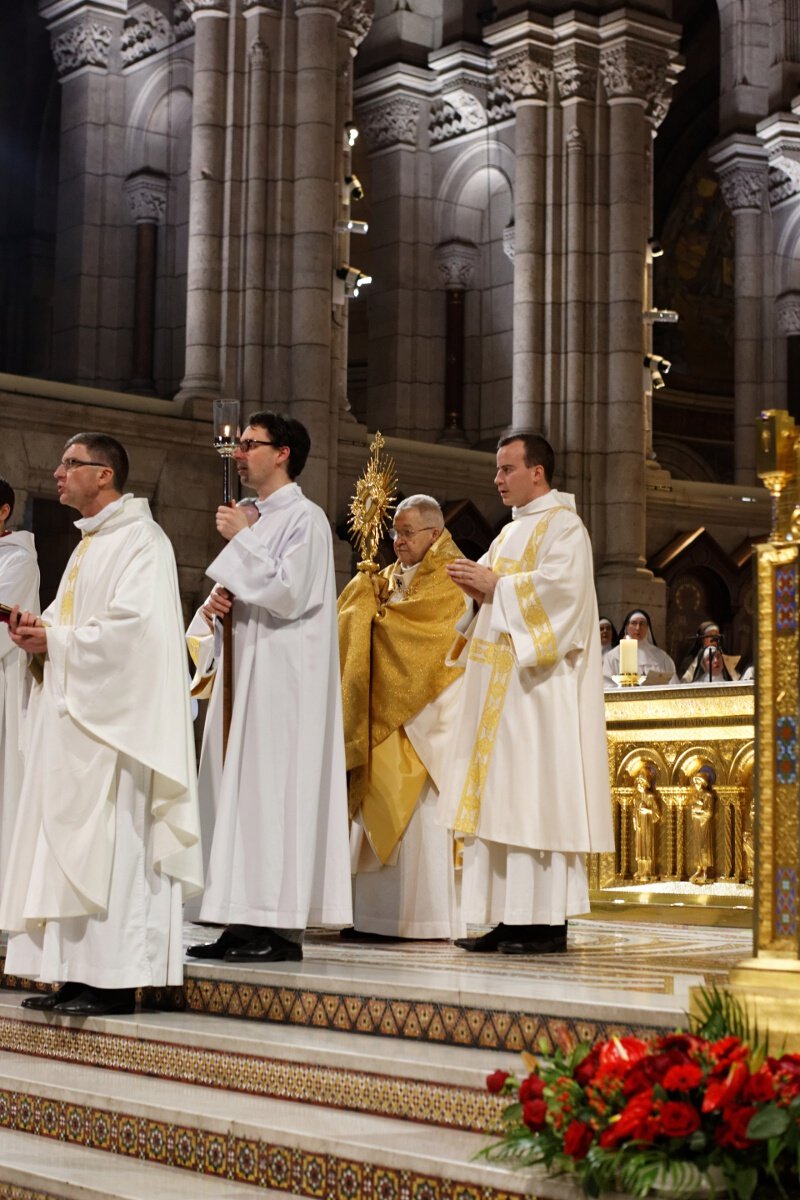 Procession du Saint Sacrement. © Yannick Boschat / Diocèse de Paris.