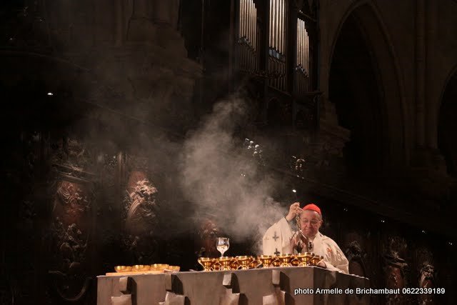 Liturgie de l'Eucharistie. © Armelle de Brichambaut.