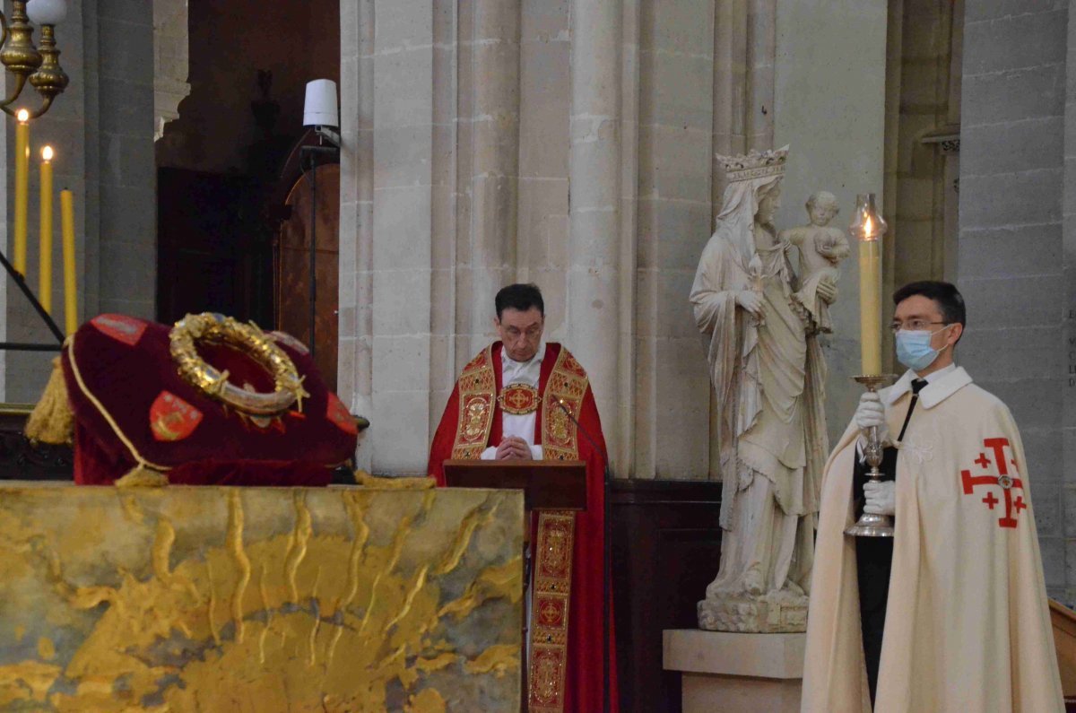 Vendredi saint à Saint-Germain l'Auxerrois : Méditation du chemin de Croix. © Michel Pourny / Diocèse de Paris.