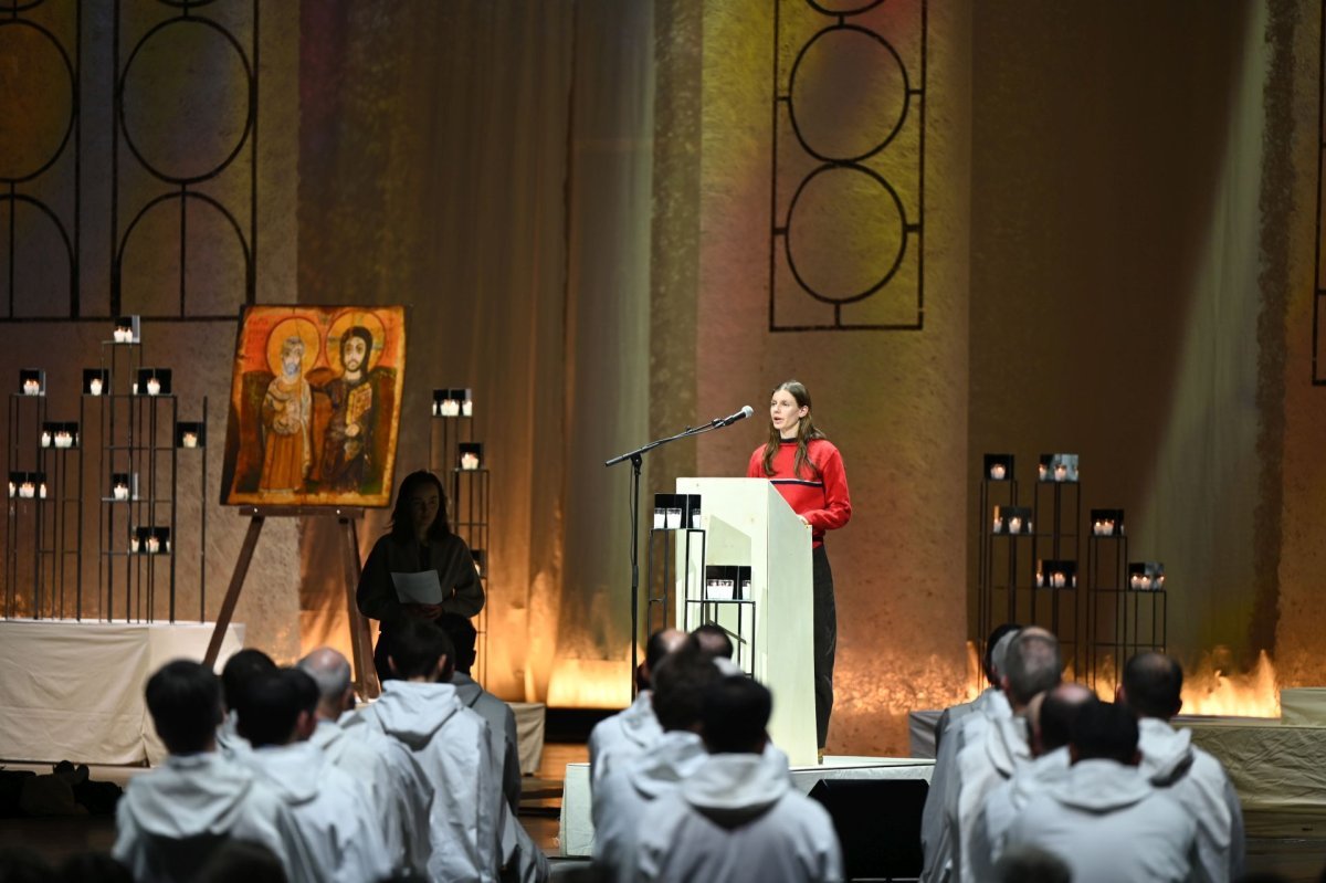 Prière du soir à l'Accor Arena à Bercy. © Marie-Christine Bertin / Diocèse de Paris.