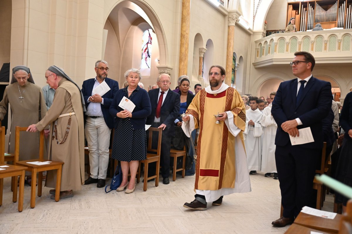 130e anniversaire de la fondation des Soeurs Franciscaines Réparatrices de (…). © Marie-Christine Bertin / Diocèse de Paris.