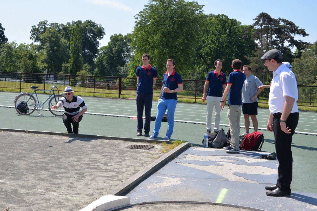 Tournoi de pétanque. © Marie-Christine Bertin / Diocèse de Paris.