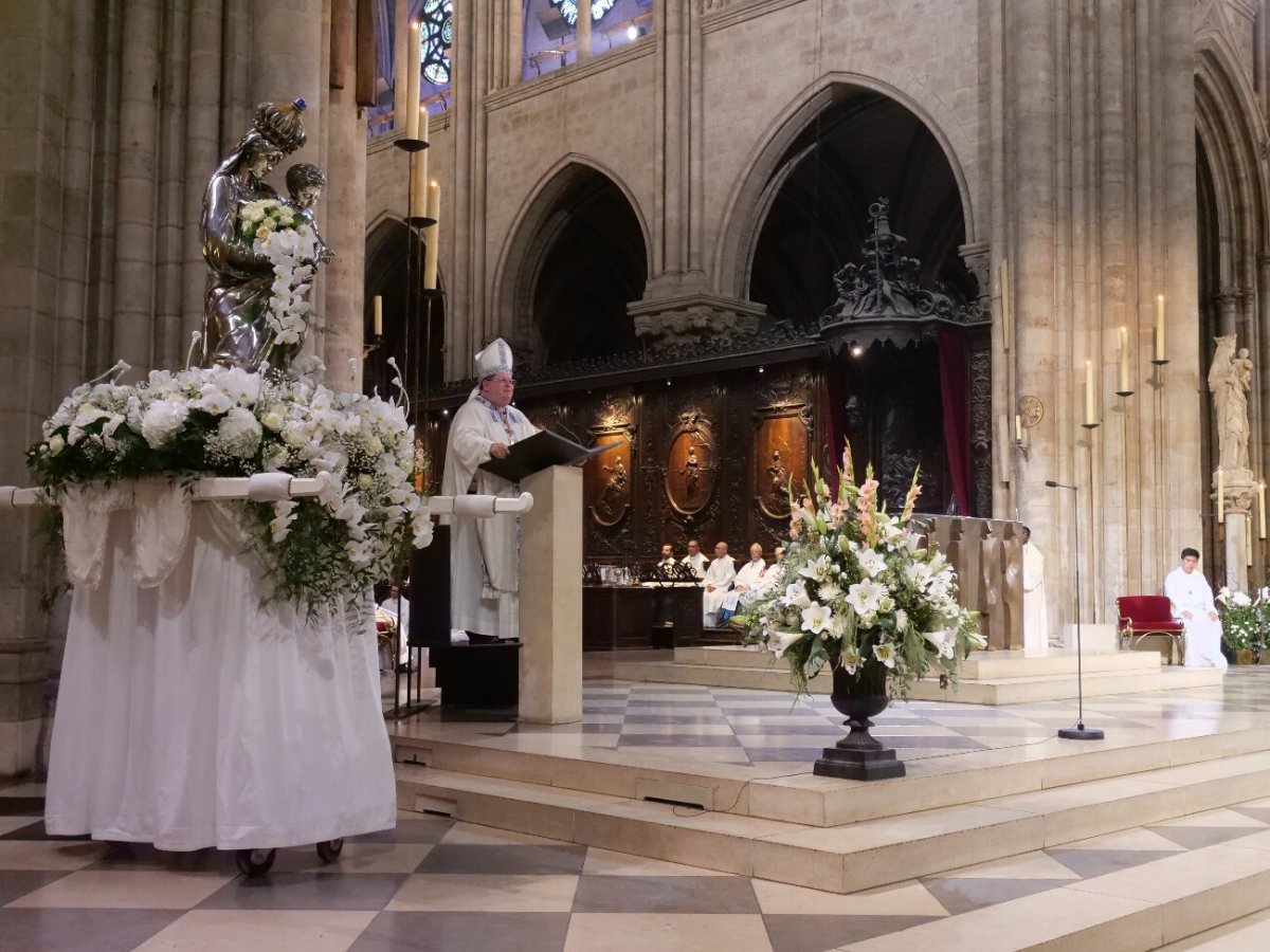 Messe anticipée de l'Assomption. © Yannick Boschat / Diocèse de Paris.