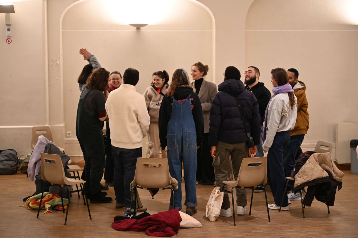 Prière du matin à Saint-Dominique. © Marie-Christine Bertin / Diocèse de Paris.