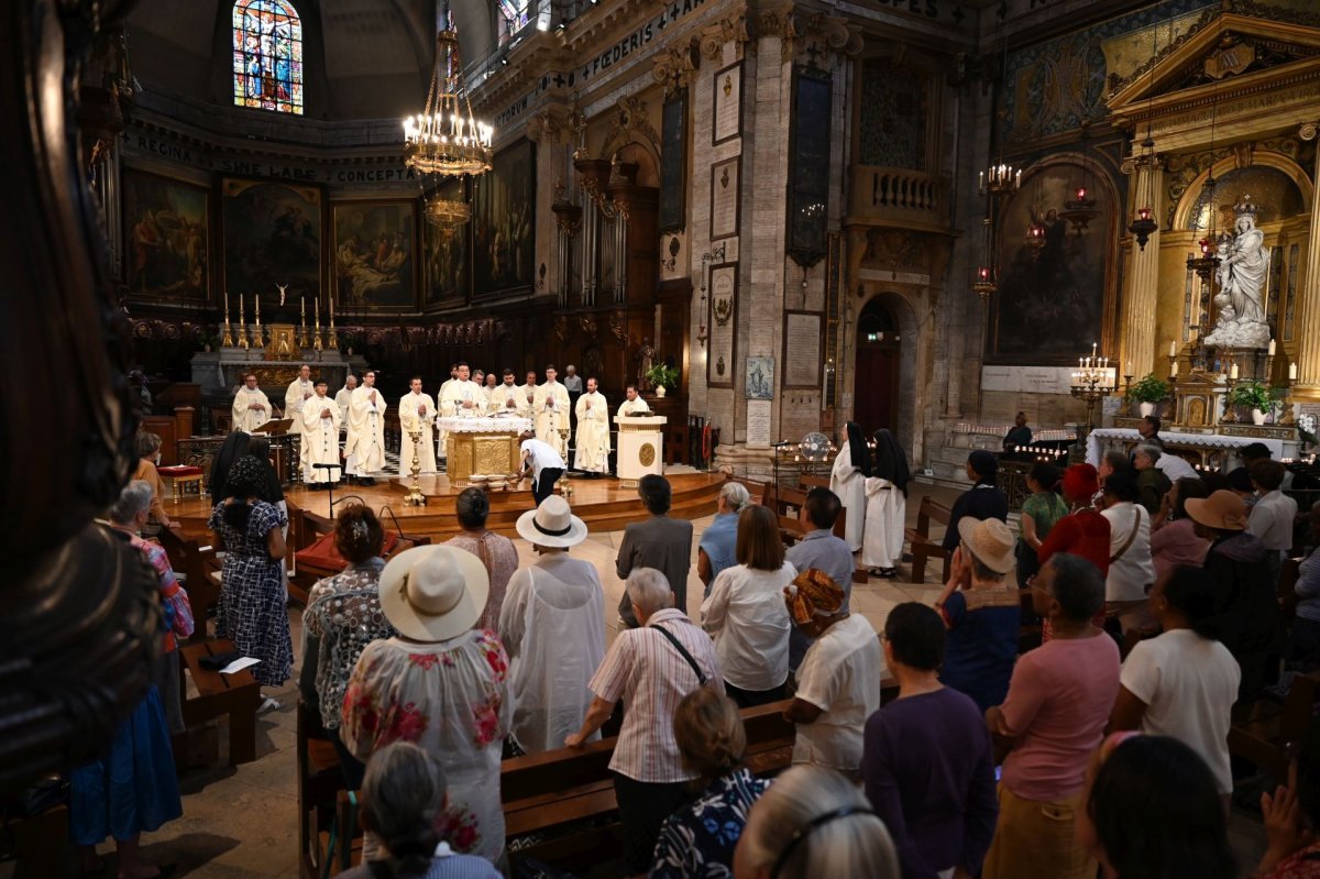 Messe des nouveaux prêtres à Notre-Dame des Victoires 2026. © Marie-Christine Bertin / Diocèse de Paris.