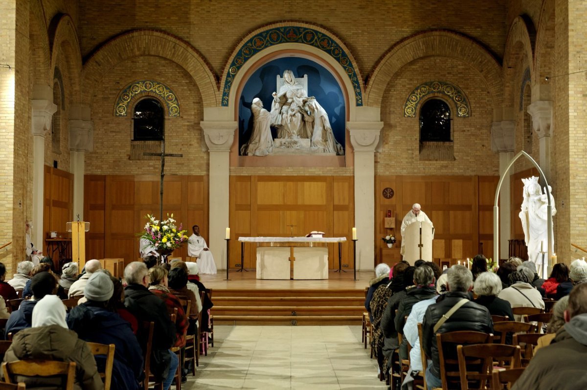 Étape 4 à Notre-Dame du Rosaire. © Trung Hieu Do / Diocèse de Paris.