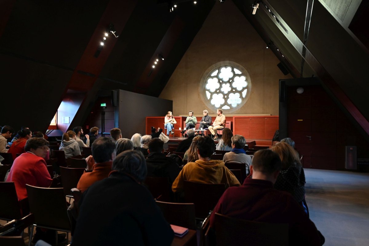 Ateliers au Collège des Bernardins. © Marie-Christine Bertin / Diocèse de Paris.