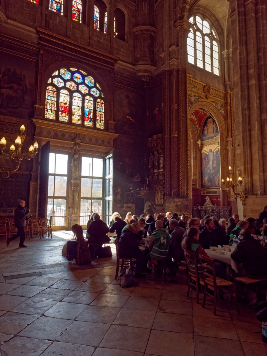 Rassemblement diocésain pour la 2e Journée Mondiale des Pauvres à Saint-Eustache. © Yannick Boschat / Diocèse de Paris.