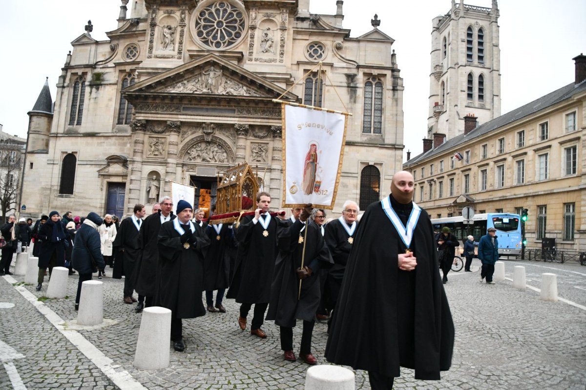 Neuvaine à sainte Geneviève : Messe solennelle et procession. © Michel Pourny / Diocèse de Paris.