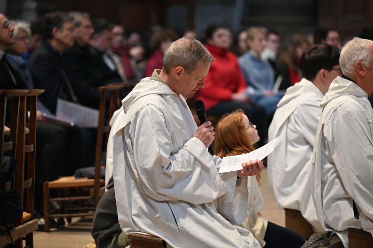 Prière du milieu du jour à Saint-Sulpice. © Marie-Christine Bertin / Diocèse de Paris.