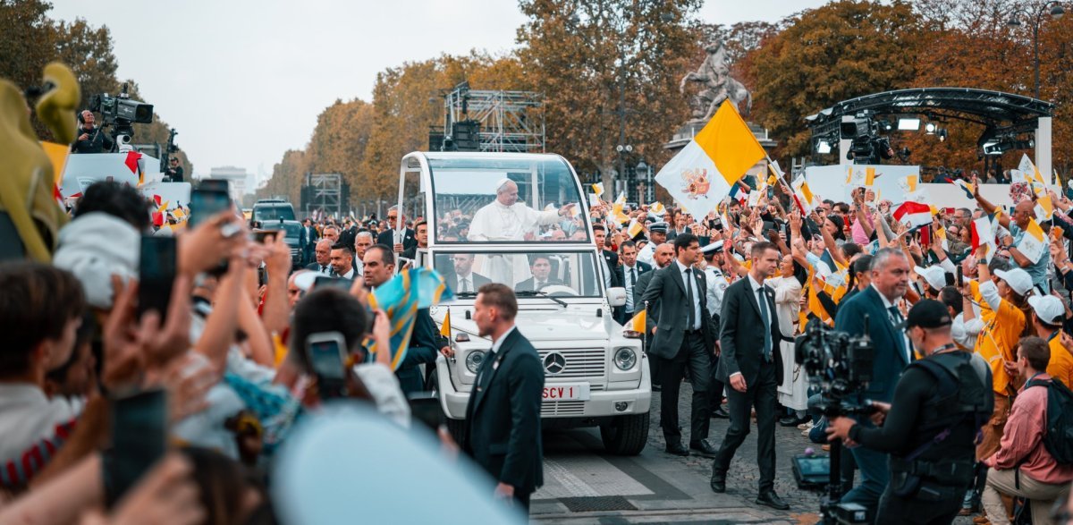 Messe à la Concorde et aux Champs-Élysées présidée par le pape Léon XIV. © Liam Hoarau / Diocèse de Paris.
