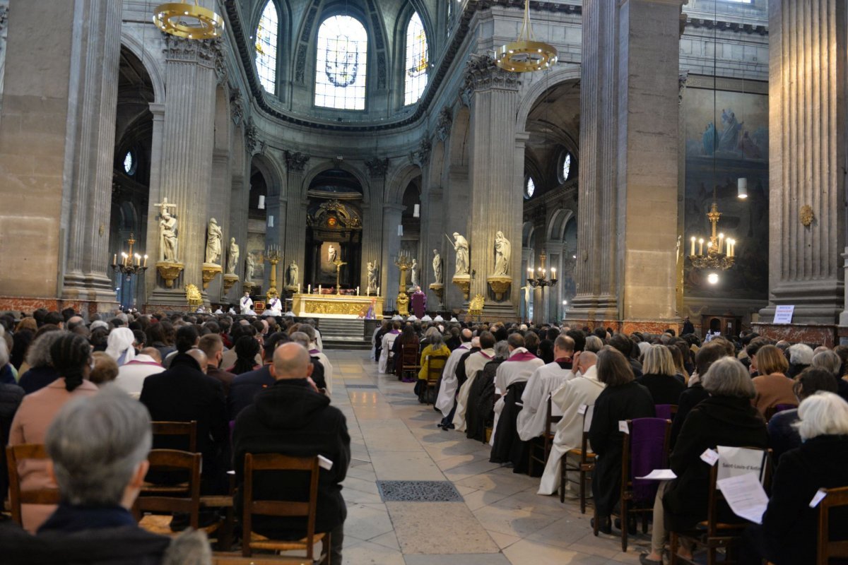 Appel décisif et inscription du nom des catéchumènes 2022. Célébration de l'après-midi. © Marie-Christine Bertin / Diocèse de Paris.