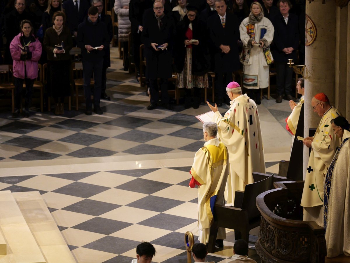 Messe de consécration de l'autel de Notre-Dame de Paris. © Yannick Boschat / Diocèse de Paris.