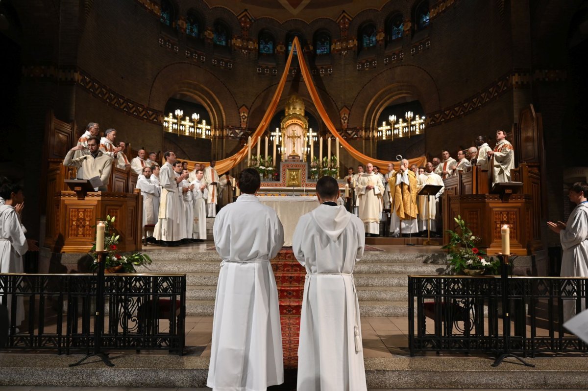 Ordinations diaconales en vue du sacerdoce 2024 du 6 octobre 2024. © Marie-Christine Bertin / Diocèse de Paris.