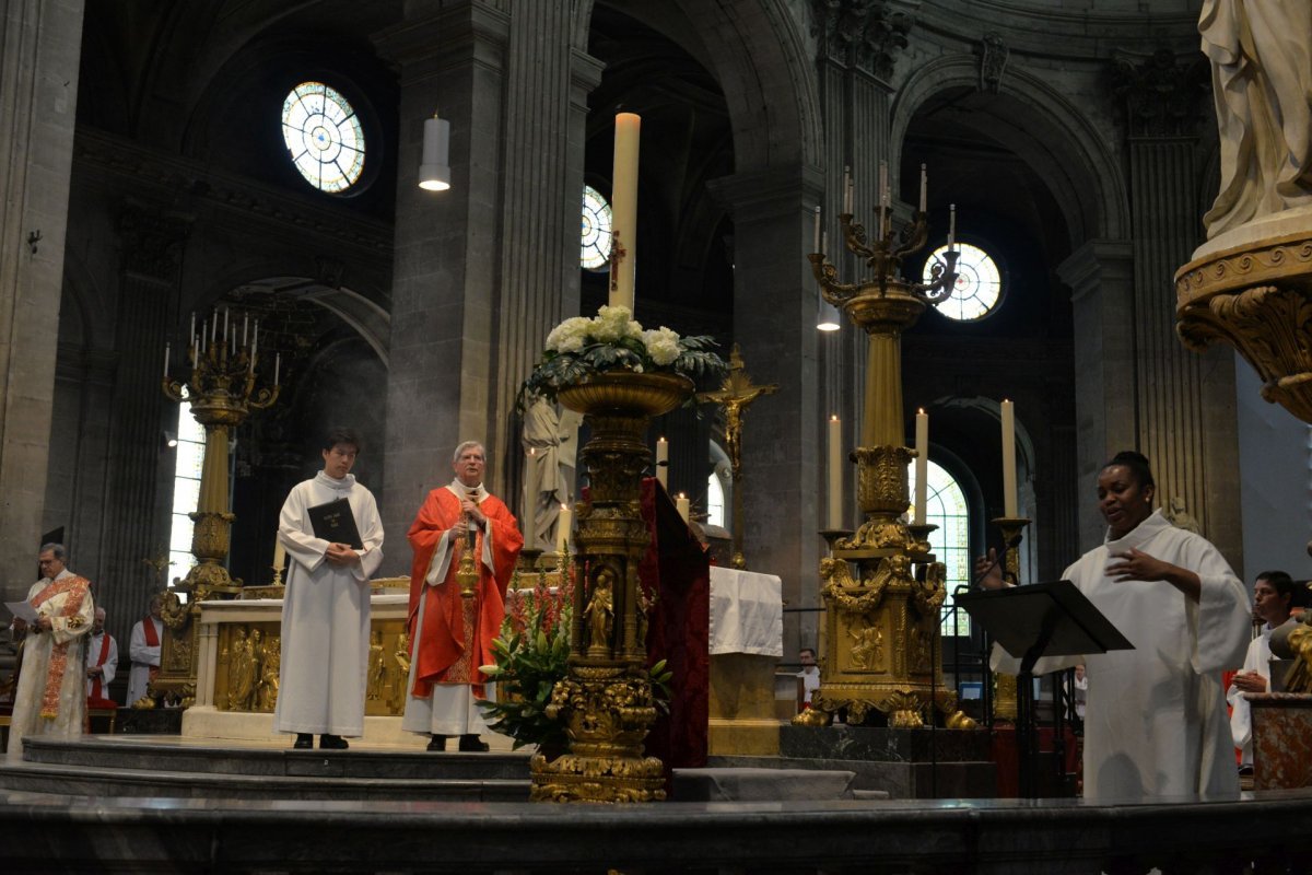 Confirmation des adultes au cours de la Vigile de Pentecôte 2023, (…). © Marie-Christine Bertin / Diocèse de Paris.