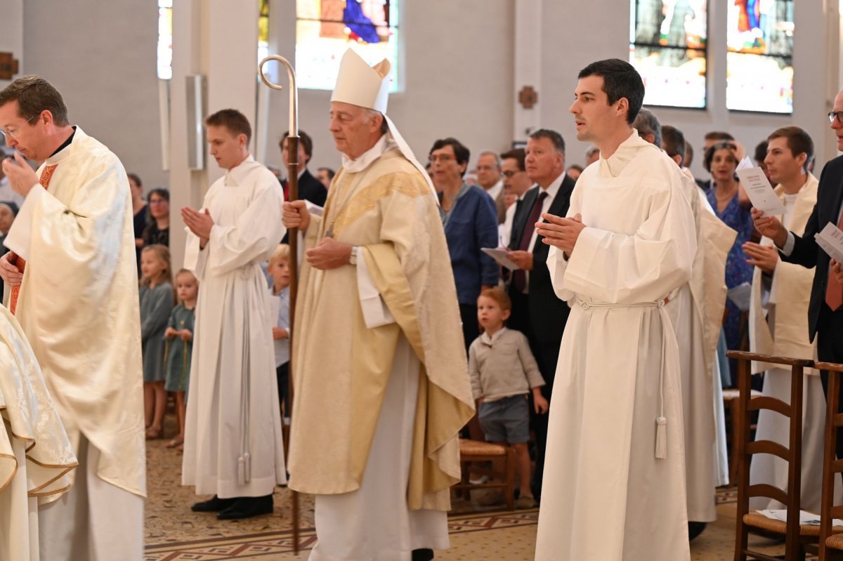 Ordinations diaconales en vue du sacerdoce à Saint-Jean-Baptiste de La Salle (…). © Marie-Christine Bertin / Diocèse de Paris.