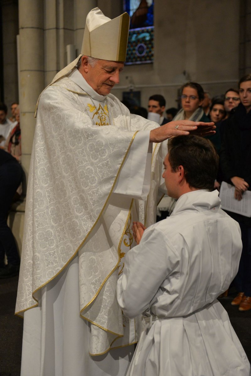 Ordinations diaconales en vue du sacerdoce à Saint-Hippolyte. © Marie-Christine Bertin / Diocèse de Paris.