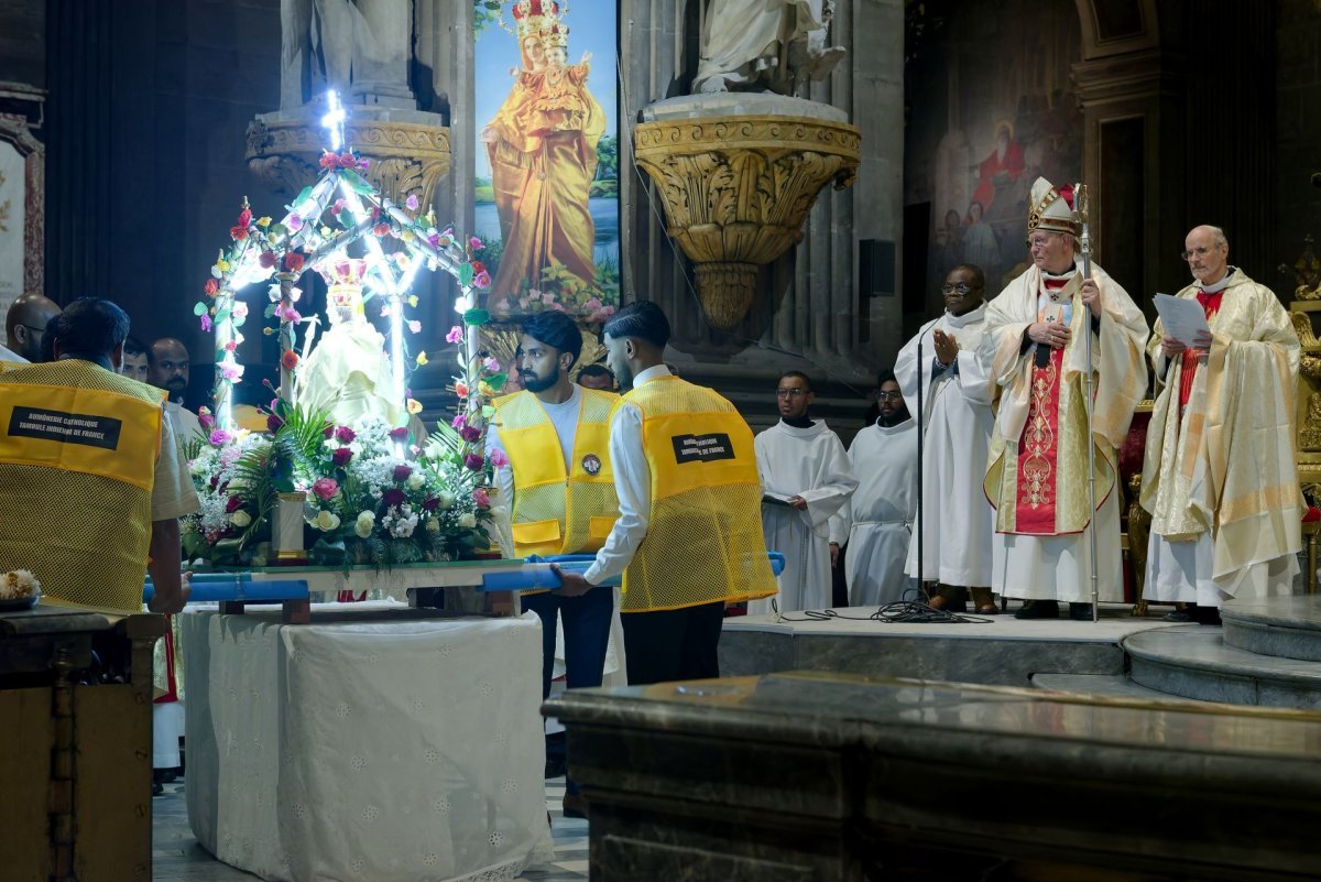 Veillée de prière annuelle à Notre Dame de la Santé. © Trung Hieu Do / Diocèse de Paris.