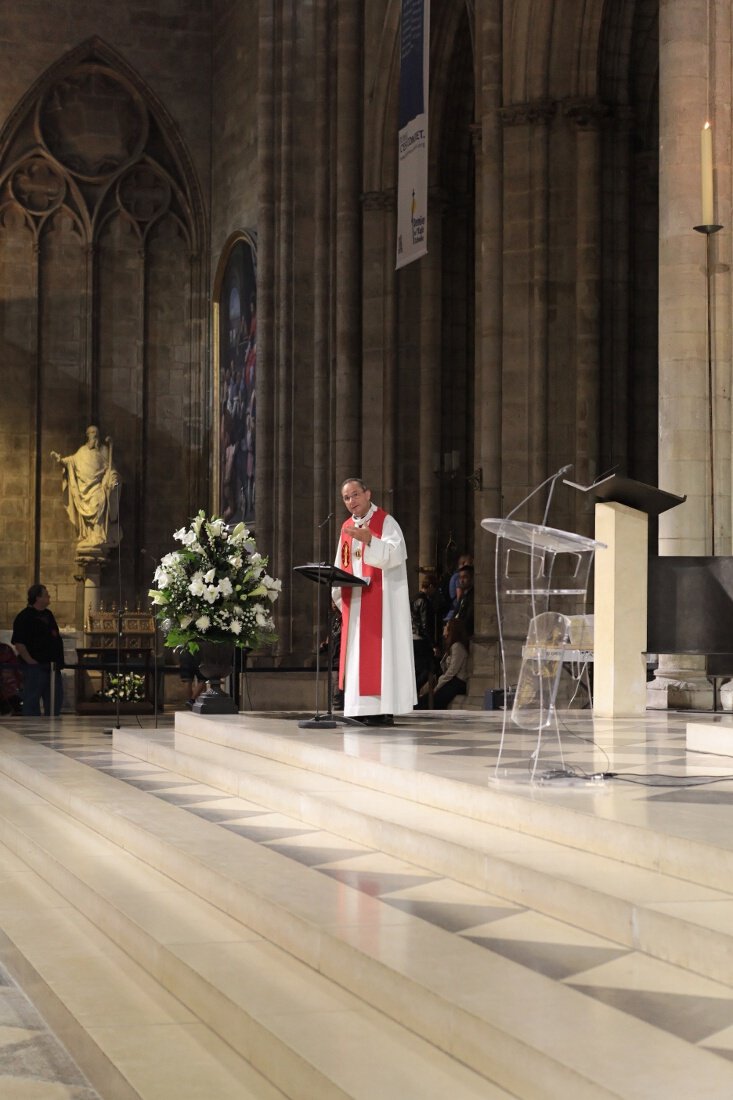 Présentation du “speed-dating” par Mgr Bruno Lefevre Pontalis. © Yannick Boschat / Diocèse de Paris.