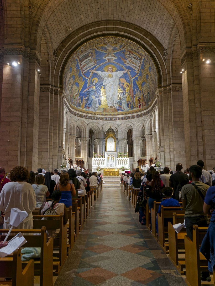 Procession de l'Assomption du Sacré-Cœur de Montmartre 2024. © Yannick Boschat / Diocèse de Paris.