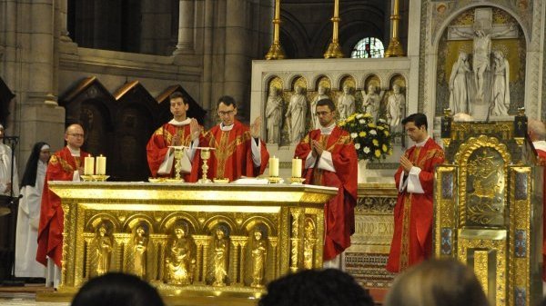 Messe des nouveaux prêtres au Sacré-Cœur de Montmartre