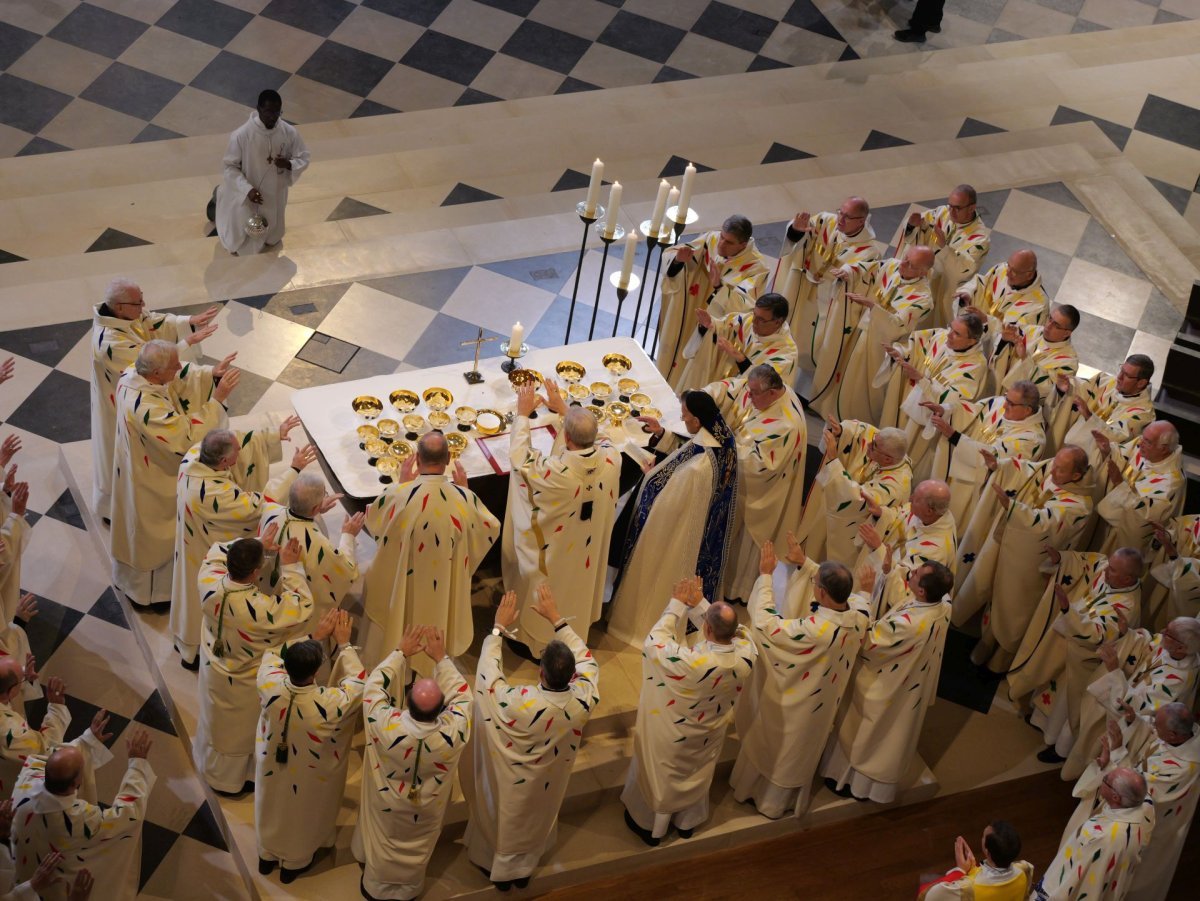 Messe de consécration de l'autel de Notre-Dame de Paris. © Yannick Boschat / Diocèse de Paris.