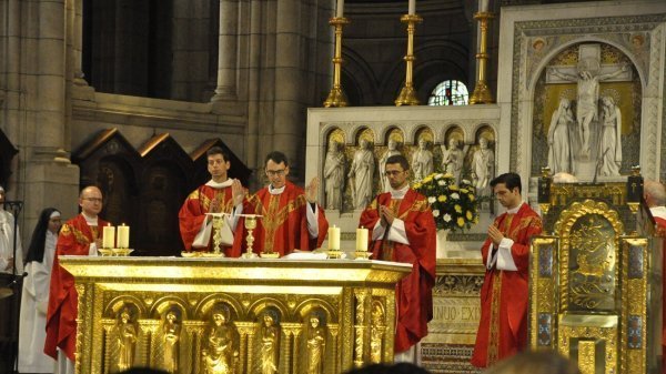 Messe des nouveaux prêtres au Sacré-Cœur de Montmartre