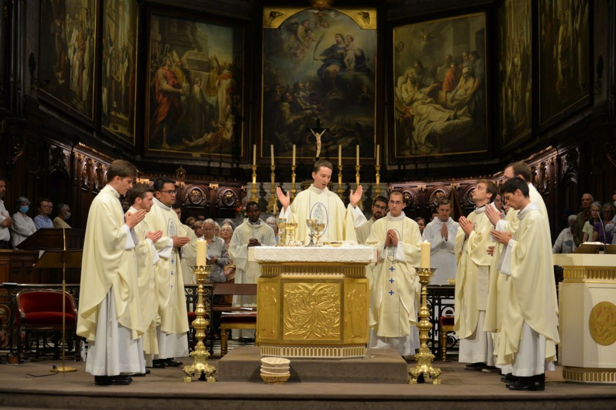 Messe des nouveaux prêtres à Notre-Dame des Victoires. © Marie-Christine Bertin / Diocèse de Paris.