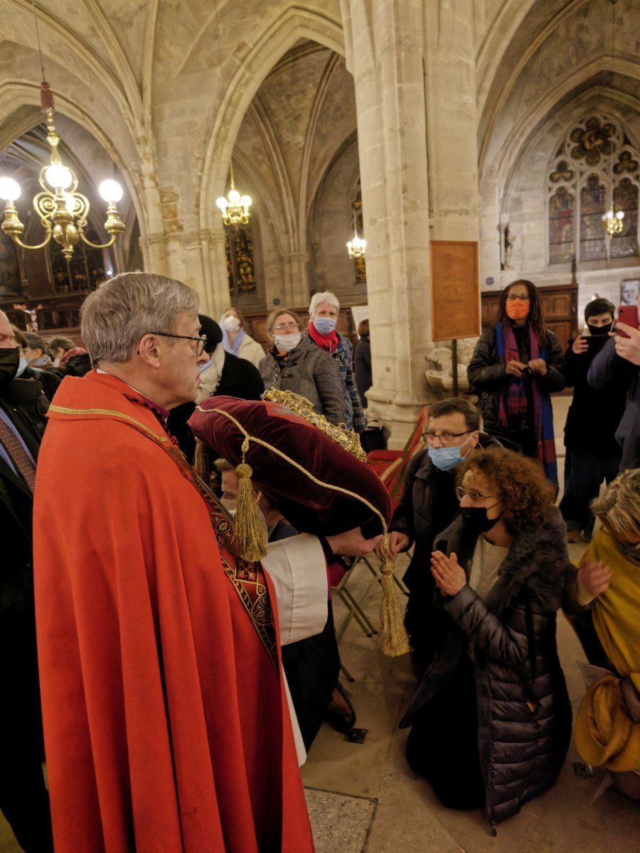 Ostention de la sainte couronne d'épines. © Yannick Boschat / Diocèse de Paris.