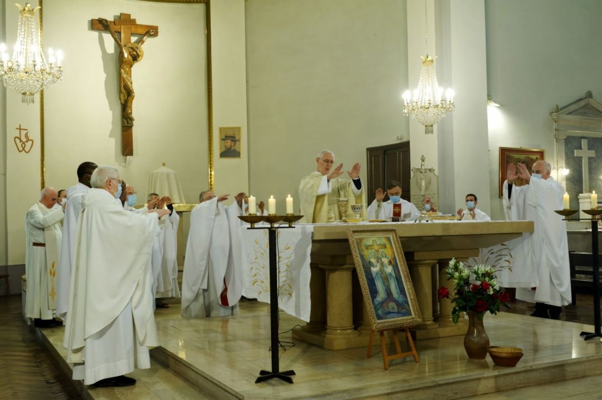 Journée d'action de grâce pour le témoignage des Religieux des Sacrés Cœurs. © Trung Hieu Do.