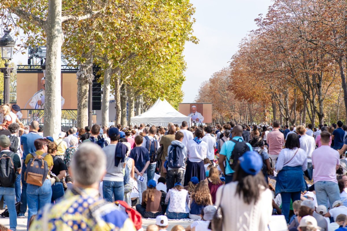 Messe à la Concorde et aux Champs-Élysées présidée par le pape Léon XIV. © Marie-Sarah Laroche / Diocèse de Paris.