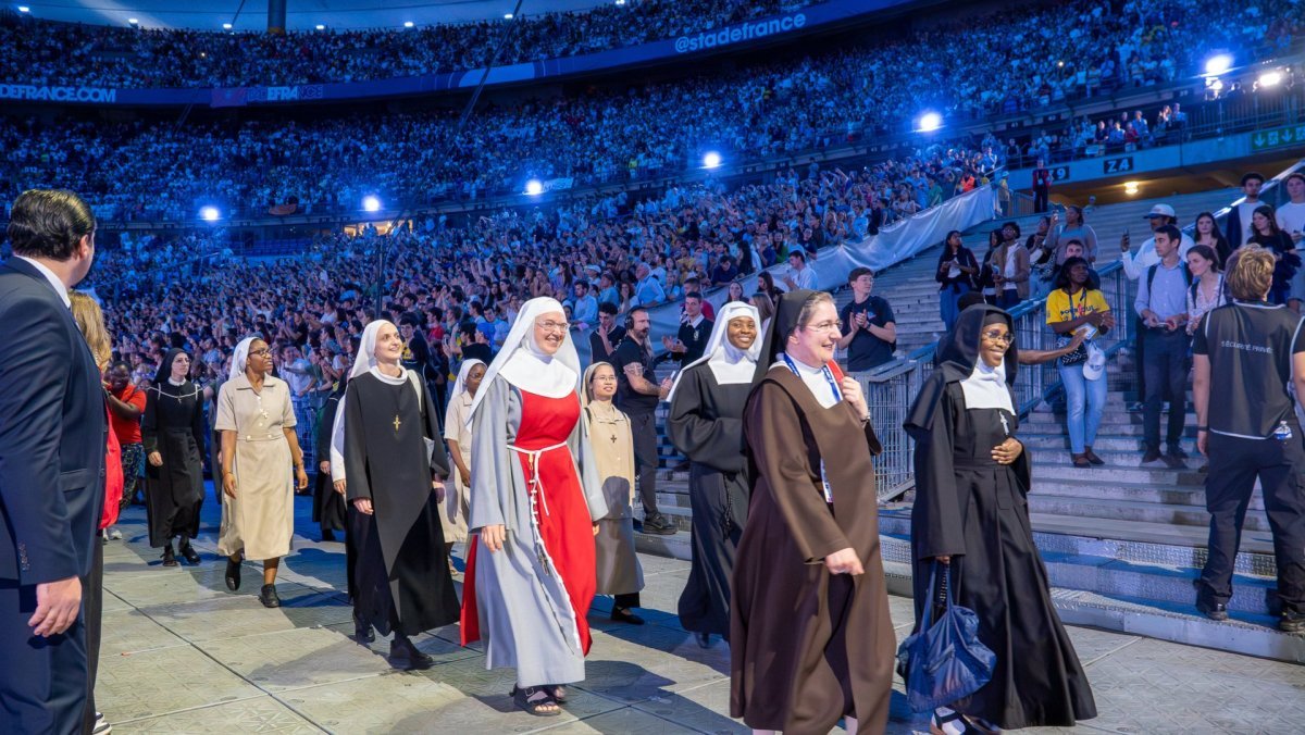 Veillée de prière avec les jeunes et le pape Léon XIV : Spectacle. © Marvin Prevost / Diocèse de Paris.