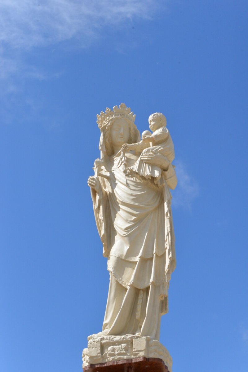 Statue de Notre Dame de Paris. © Marie-Christine Bertin / Diocèse de Paris.