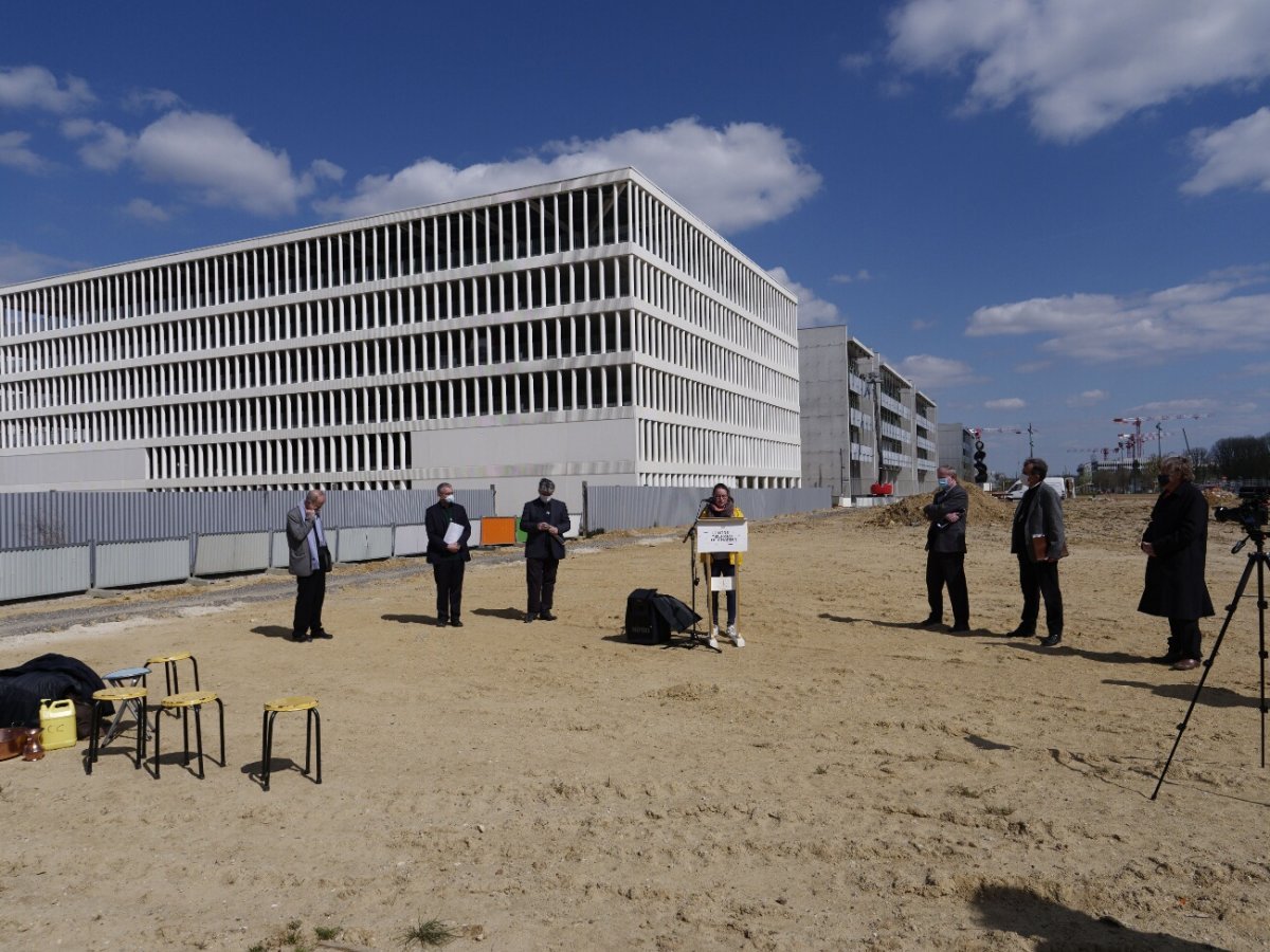 Lancement et bénédiction du chantier du futur Centre Teilhard de Chardin – (…). © Yannick Boschat / Diocèse de Paris.