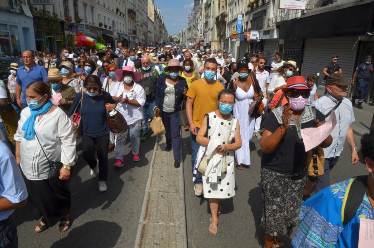 Fête de l'Assomption de la Vierge Marie : procession dans Paris. © Michel Pourny / Diocèse de Paris.