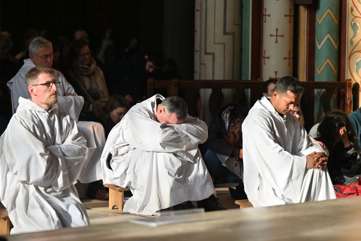 Prière du milieu du jour à Saint-Germain des Prés. © Marie-Christine Bertin / Diocèse de Paris.